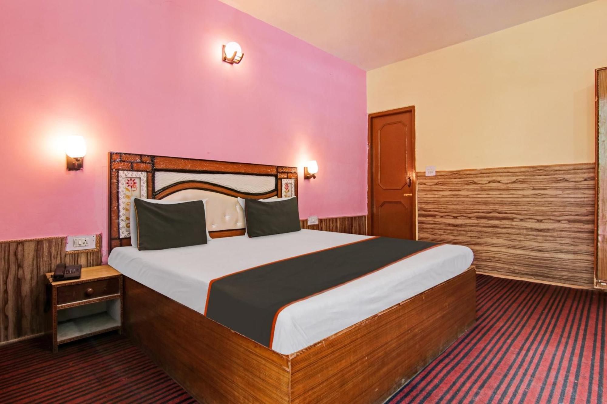 Collection O Shantikunj Hotel